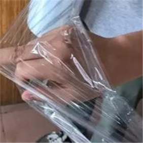 PE拉伸缠绕膜：工业包装的高效保护解决方案