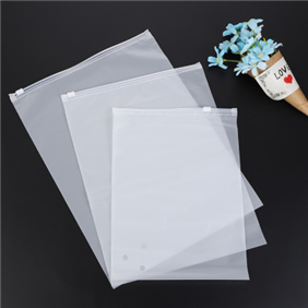 指尖的丝滑革命：深度解析 CPE 磨砂袋的材料美学与屏幕保护力