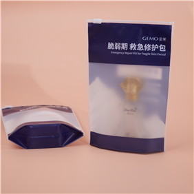 货架上的“站立舞者”：揭秘拉链自立袋的便利美学